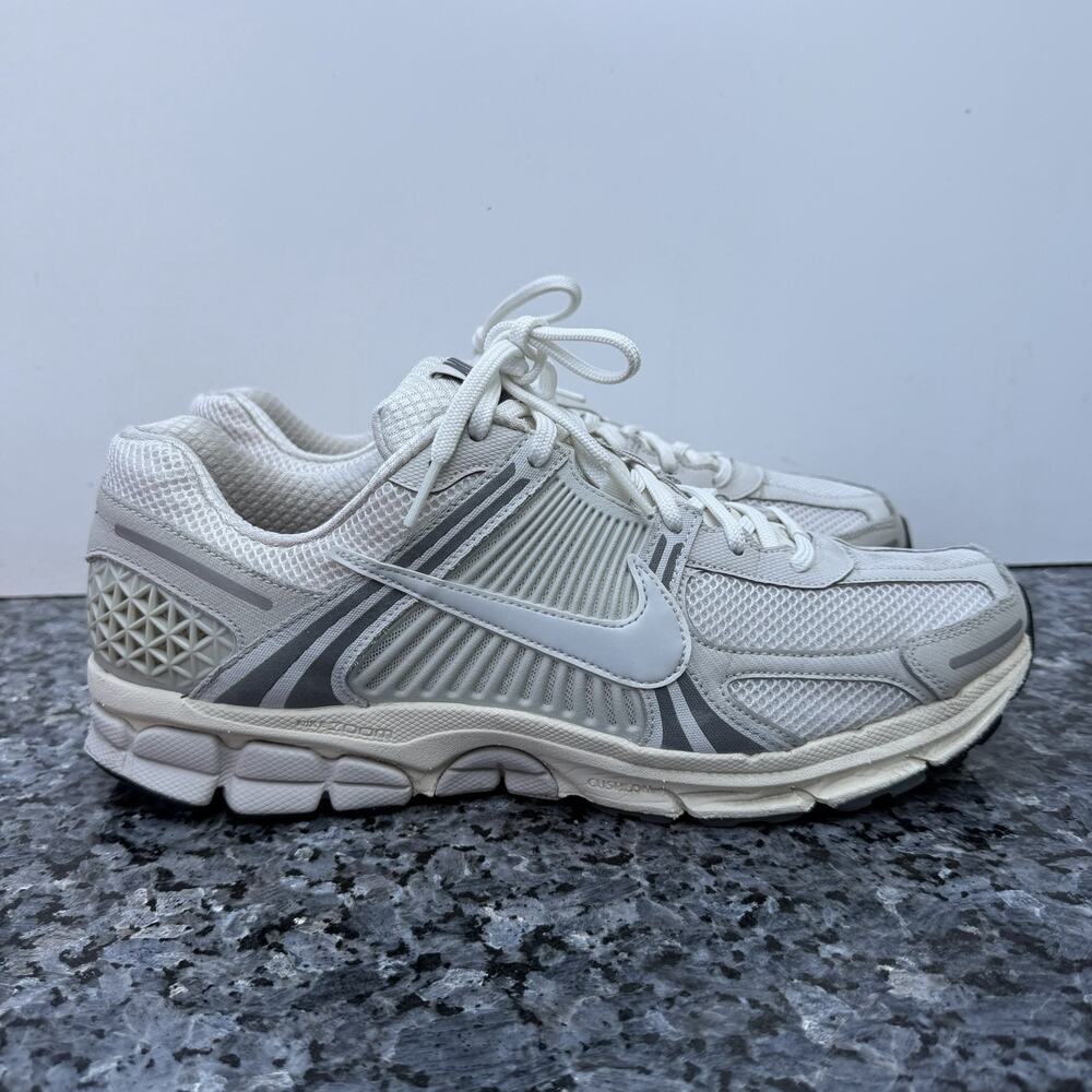 Damaged Sole Men's 13 Nike Air Zoom Vomero 5 Platinum Tint HF0731-007